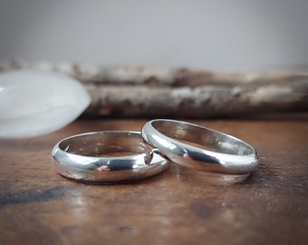 Set of 2 minimalist wedding ring, recycled sterling silver (0.925). Handmade in Canada. Made to order. Half round ring. D shape ring.