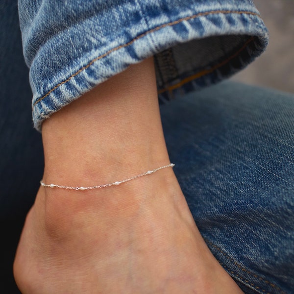 Dainty Beaded Pearl Anklet • AAA Quality Freshwater Pearl • Multi Pearl Anklet/Bracelet • Silver Foot Jewelry • Chain Anklet/Bracelet