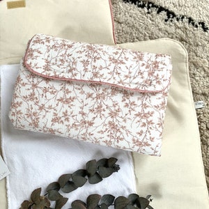 Cambiador nómada de gasa doble floreada rosa vieja, cambiador de viaje, cambiador nómada, regalo de nacimiento