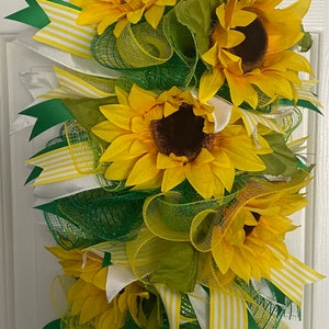 Sunflower door decor- Wreath- Front door wreath- Sunflower wreath- Sunflower swag- Sunflower decor- Summer wreath- Porch wreath- Fall wreath