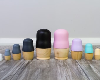 Wooden Russian Babushka Nesting Dolls Set of 5