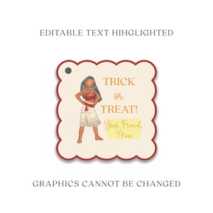 Puede incluir: Una etiqueta de regalo con tem&aacute;tica de Halloween con un borde festoneado y un peque&ntilde;o agujero en la parte superior. La etiqueta presenta una ilustraci&oacute;n de dibujos animados de un personaje con un atuendo rojo y blanco, con las palabras "TRICK OR TREAT!" y "Your Friend, Mia".