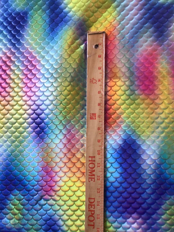Tie Dye Sirène échelle Tissu Couleur Mélangée Sur Le Tissu Spandex Vendu Par Yard Poisson écailles Mixte Arc En Ciel