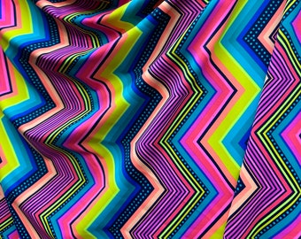 Novo tecido de nylon e elastano com estampa chevron multicolorida, elasticidade em quatro direções, 152 cm de largura, vendido por metro.