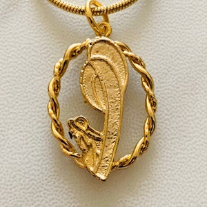 Vintage Madonna pendant, Marian Medal, religious pendant, Praying Madonna pendant, gold plated religious pendant, religious medallion