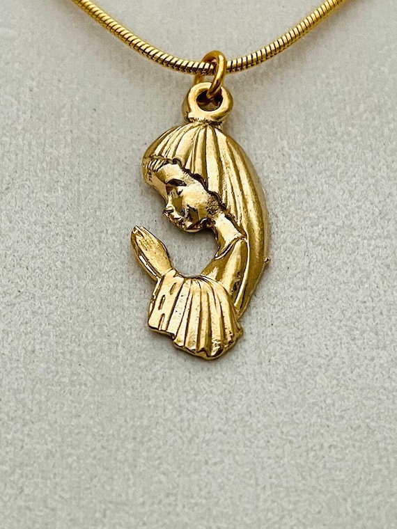 10K 14K 18K Gold Holy Mother and Angels Medallion Pendant