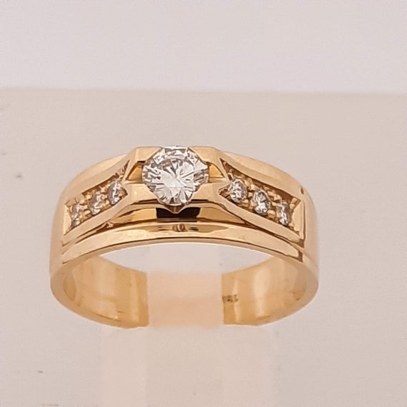 Minimal Charm Diamond Ring