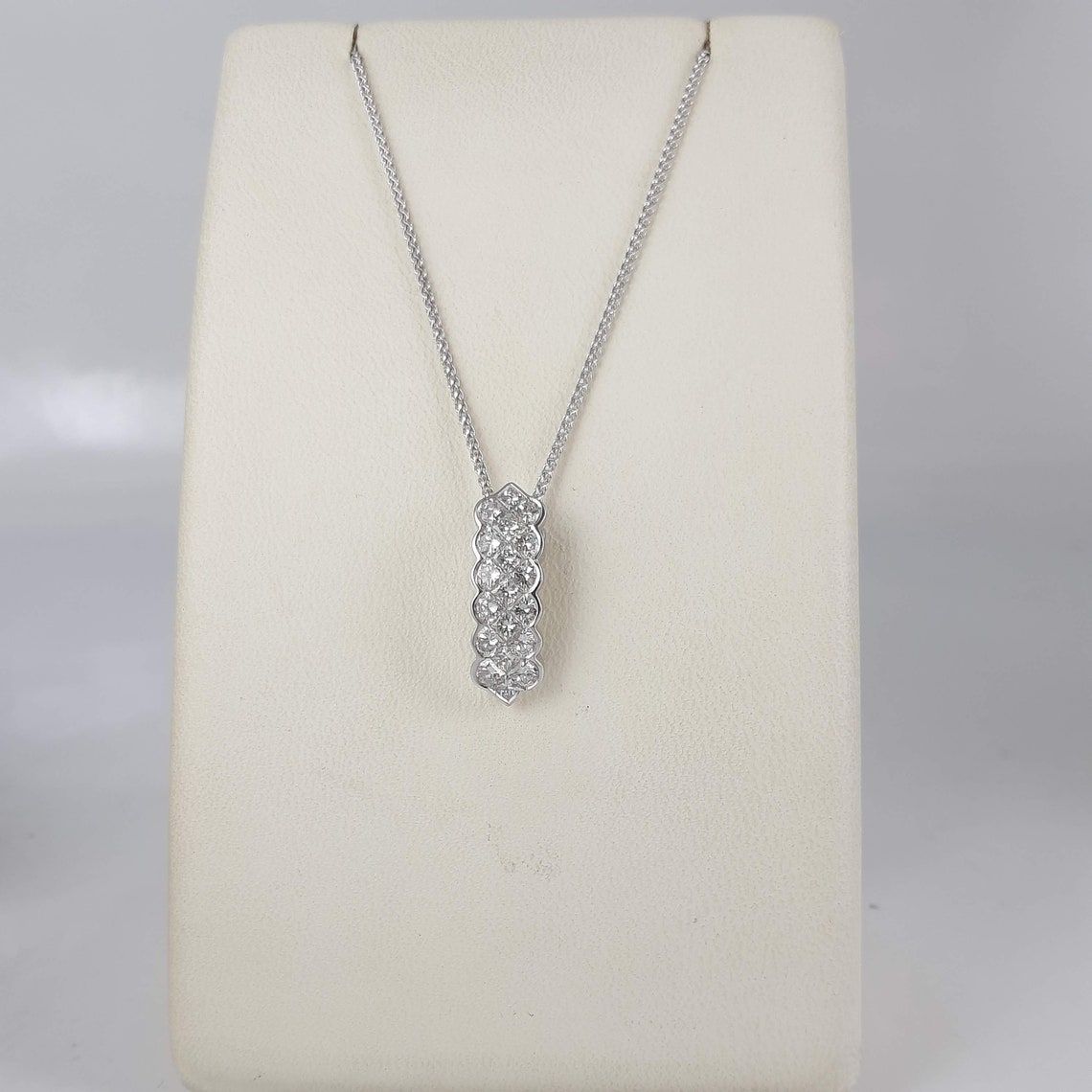 Invisible necklace with pendant Clearance