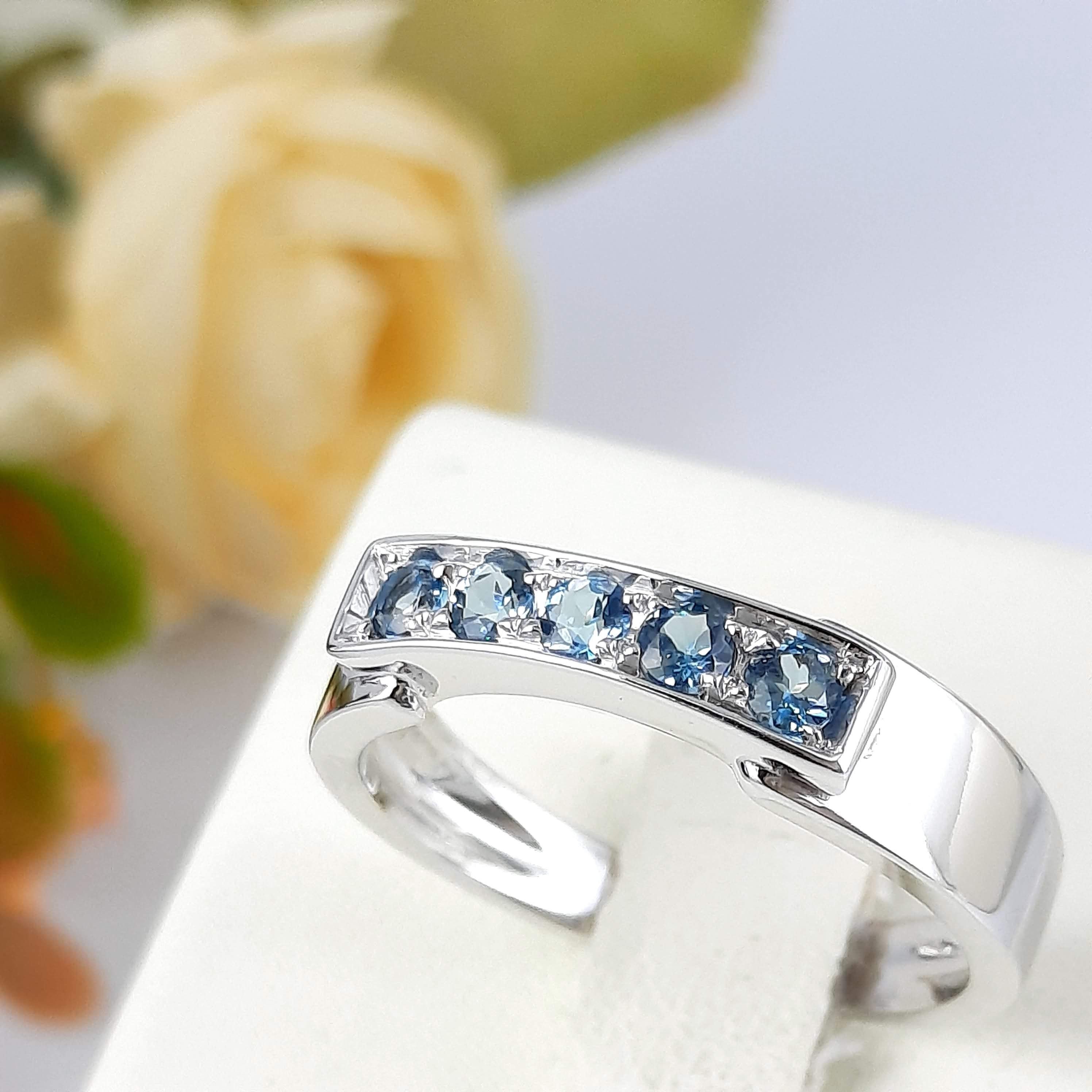 ブルートパーズリング • ハーフエタニティジェムストーンリング