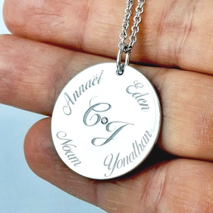 Collar de disco personalizado en oro blanco de 14 k / collar familiar redondo y plano / joyería grabada hecha a medida / collar con nombre personalizado mediano /