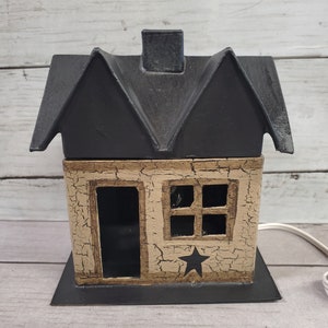 Primitive Crackle Tan and Black Star Small Lighted Paper Mache Saltbox House