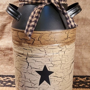 Primitive Crackle Tan With Black Star Star Decorative Metal