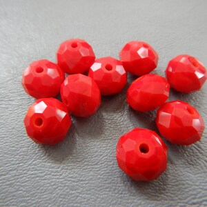 Faceted rounds Opaque red DS 2338, 2339