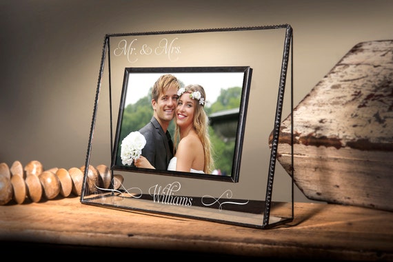 Wedding Gifts for Couples 2023,Rotating Floating Mr and Mrs Picture Frame,4x6 Rustic Picture Frame Cool Wedding Gifts for Couple,Bridal Shower Gifts