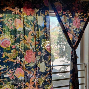 Black vintage style floral cottage curtains, bold botanical curtains with tie backs, shabby chic drapes, can be customised 画像 2