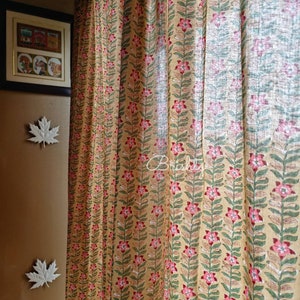 Beige Blumen-Wohnzimmer-Schlafzimmer-Vorhänge, halbtransparenter Blumen-Baumwollvorhang, neutrale beige florale Spur handbedruckte Vorhänge