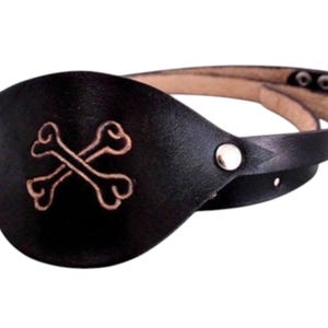 Handgemaakte leren piratenooglap met botten - Steampunkkostuum