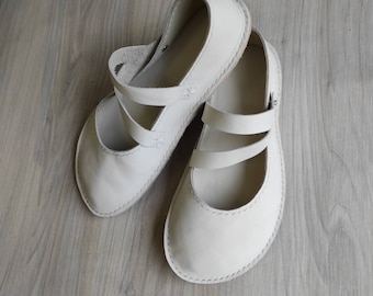 Białe skórzane balerinki damskie Barefoot, minimalistyczne buty z szerokim noskiem