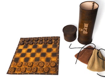Jogo de xadrez de viagem feito à mão em couro: jogo de tabuleiro portátil com armazenamento