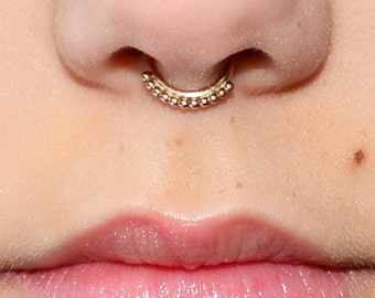 SEPTUM CUFF / gold faux septum ring, fake piercing, non pierced septum, nose cuff 16g, tragus cuff