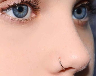 Strukturierte Gold NOSE RING / Septum piercing, Nase piercing, Knorpel Ohrring Reifen, Tragus Reifen, Helix Ohrring, Turm Schmuck 20g