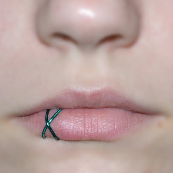 Pigment Overwegen Subsidie Criss Cross Lip Ring / Faux Lip Cuff Fake Lip Piercing - Etsy