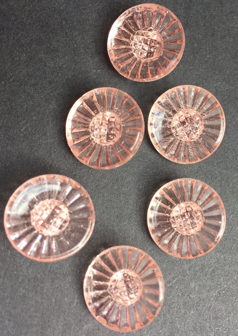 6 Gorgeous Vintage Pink Daisy Glass Buttons 1.5cm