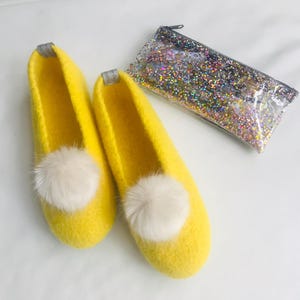 Felt shoes, yellow ballerina with faux fur pompom, slippers, felt slippers, felted slippers, barefoot shoes, felt shoes.