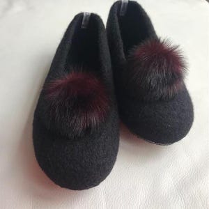 Felt shoes, black ballerina shoes with faux fur pompom, slippers, felt slippers, felted slippers, barefoot shoes, felt shoes.
