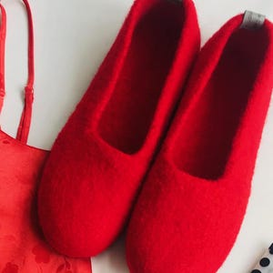 Felt shoes, red ballerina shoes, felt slippers, felted slippers, barefoot shoes, felt shoes.