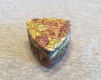 Vintage Jardinia Field Mice Trinket Box
