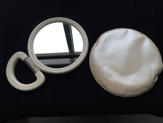 Travel make-up mirror - image 3