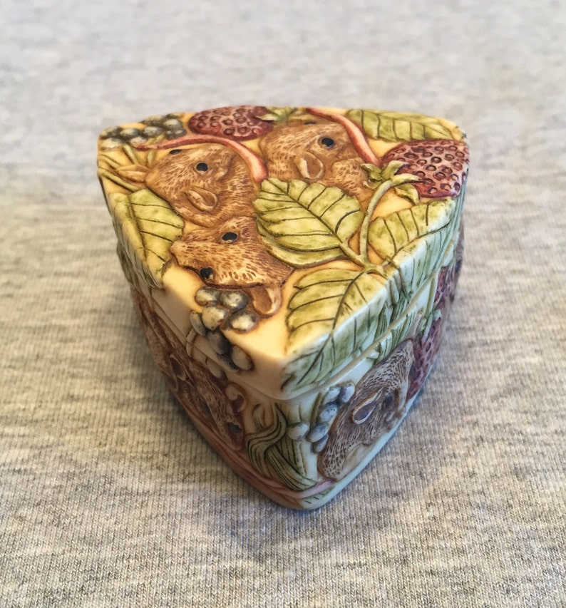 Vintage Jardinia Field Mice Trinket Box