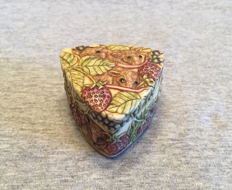 Vintage Jardinia Field Mice Trinket Box