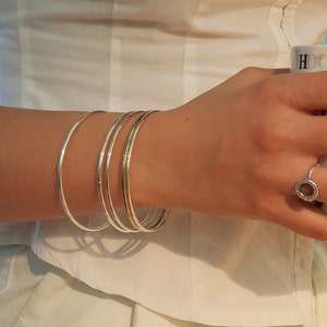 Minimalist Bracelet, Set of 2 Silver Bangles Bracelets, Stacking Thin gold Bangles, Modern Layered Bnagles, geometric bangles