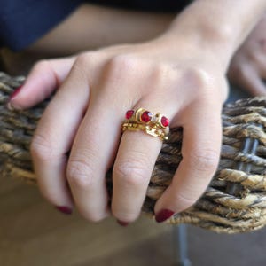 Silicone Engagement Ring, Rerd Crystal Stone, Gold RIng 3 Ruby's Stones,