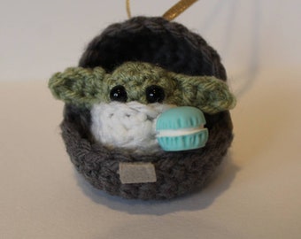 Baby Grogu Yoda The Child With Blue Macaroon Keychain Amigurumi doll Cute Kawaii Plush Toy Stuffed Animal Gift Mandalorian Mini Easter