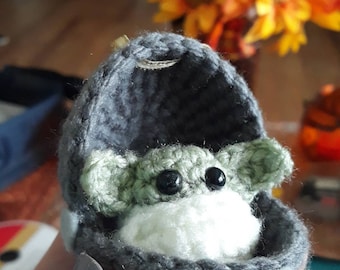 Adorno inspirado en Baby Yoda, El Niño, con clip para mochila, muñeco amigurumi, adorable peluche kawaii