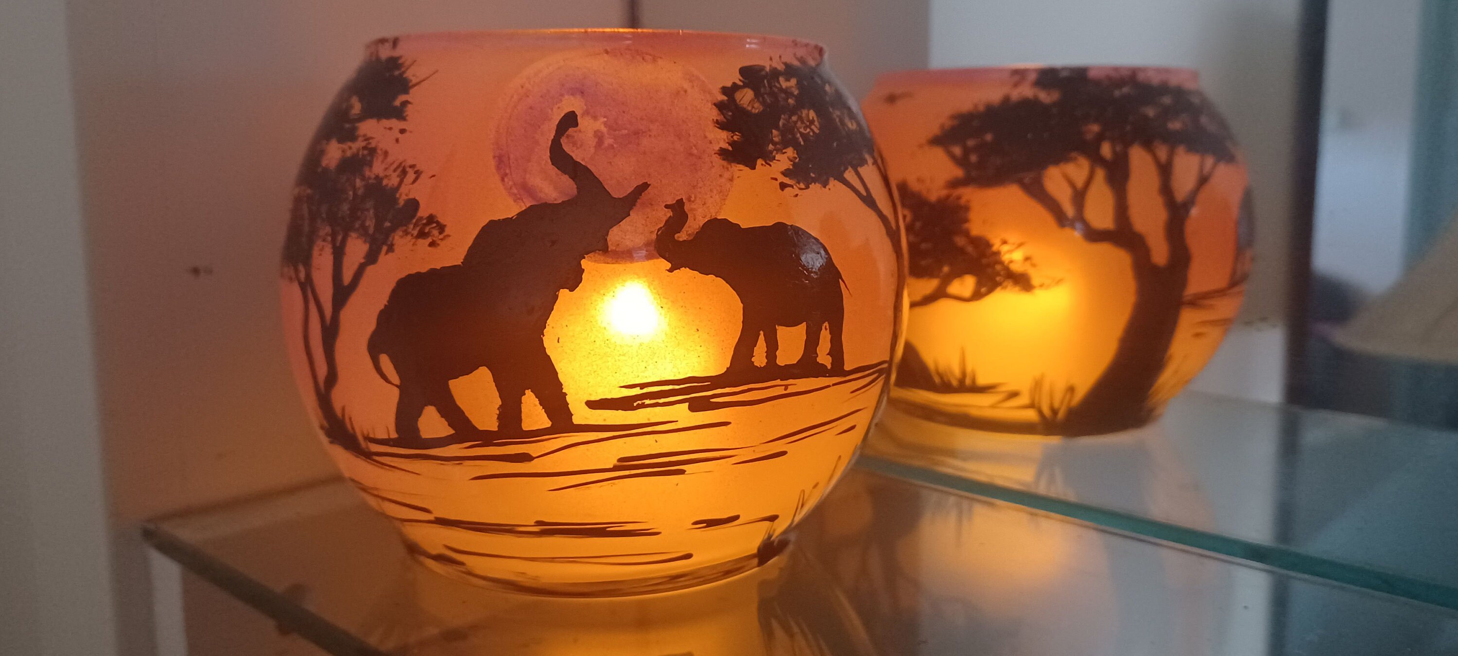 Hand painted elephant with trunk up candle holder in glass - Thumbnail 6