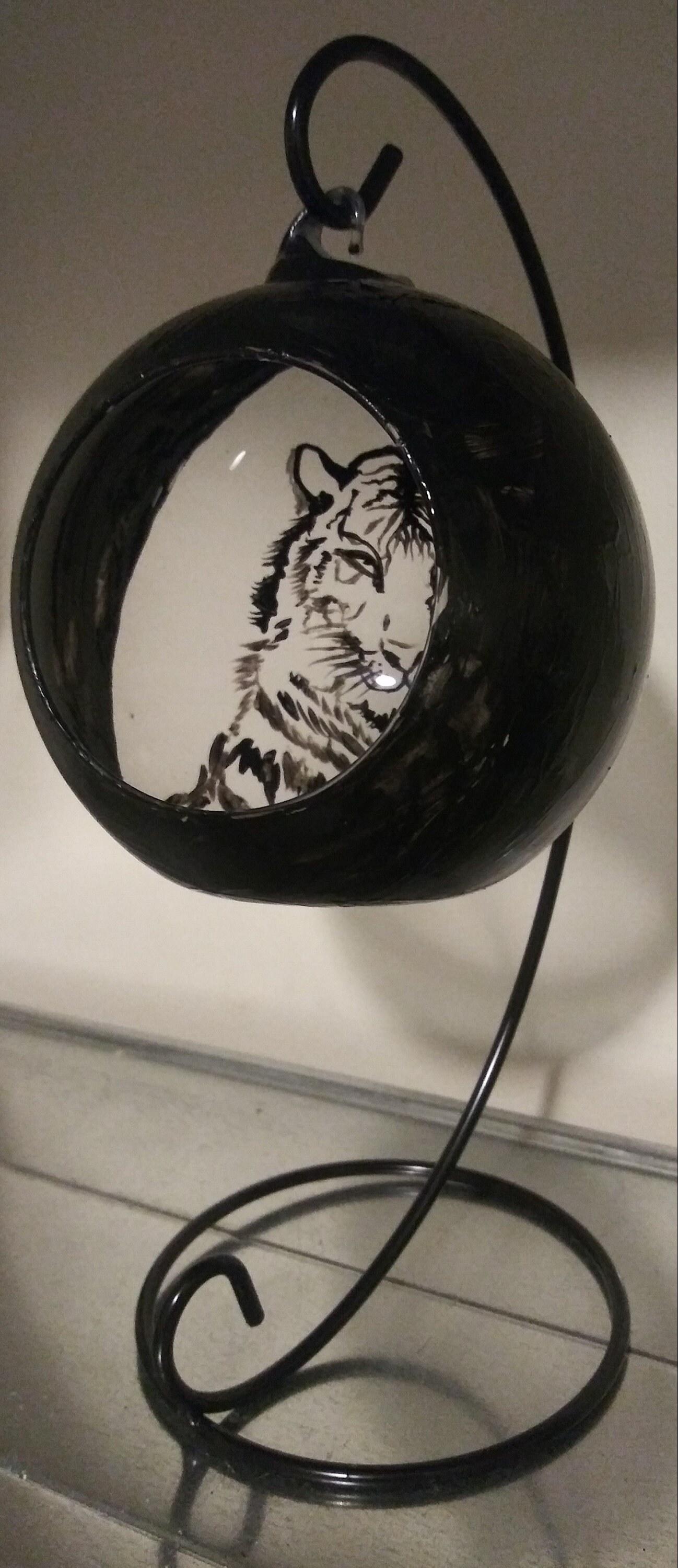 Tiger inside his cave gift candle holder hand painted on glass and stander. - Thumbnail 7