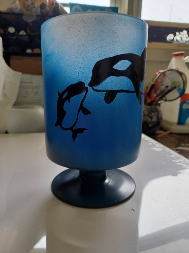 Hand painted in glass candle holder under the sea Orca while killer mom and baby - Thumbnail 3