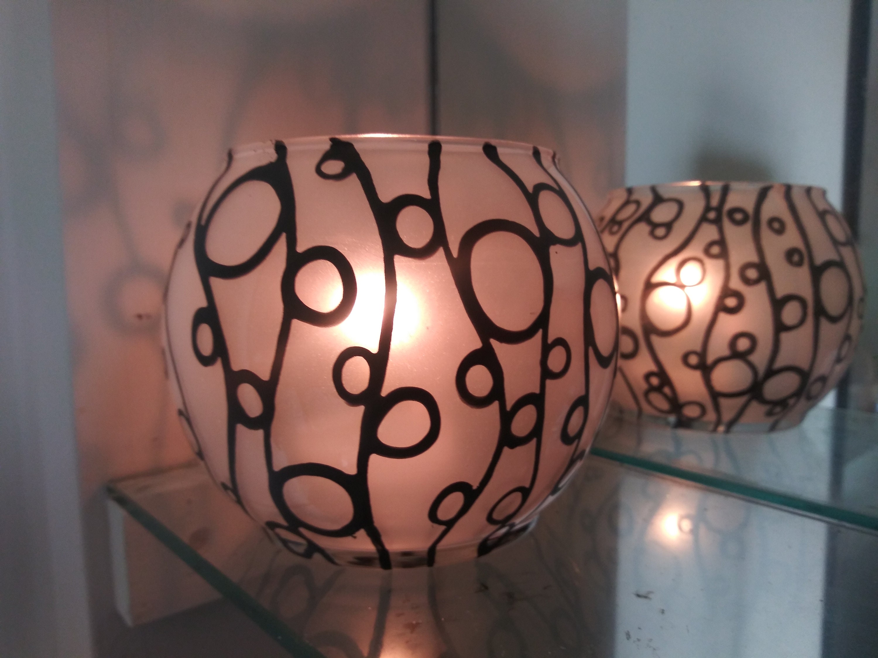 Bubble and wave hand painted glass candle holder - Thumbnail 2