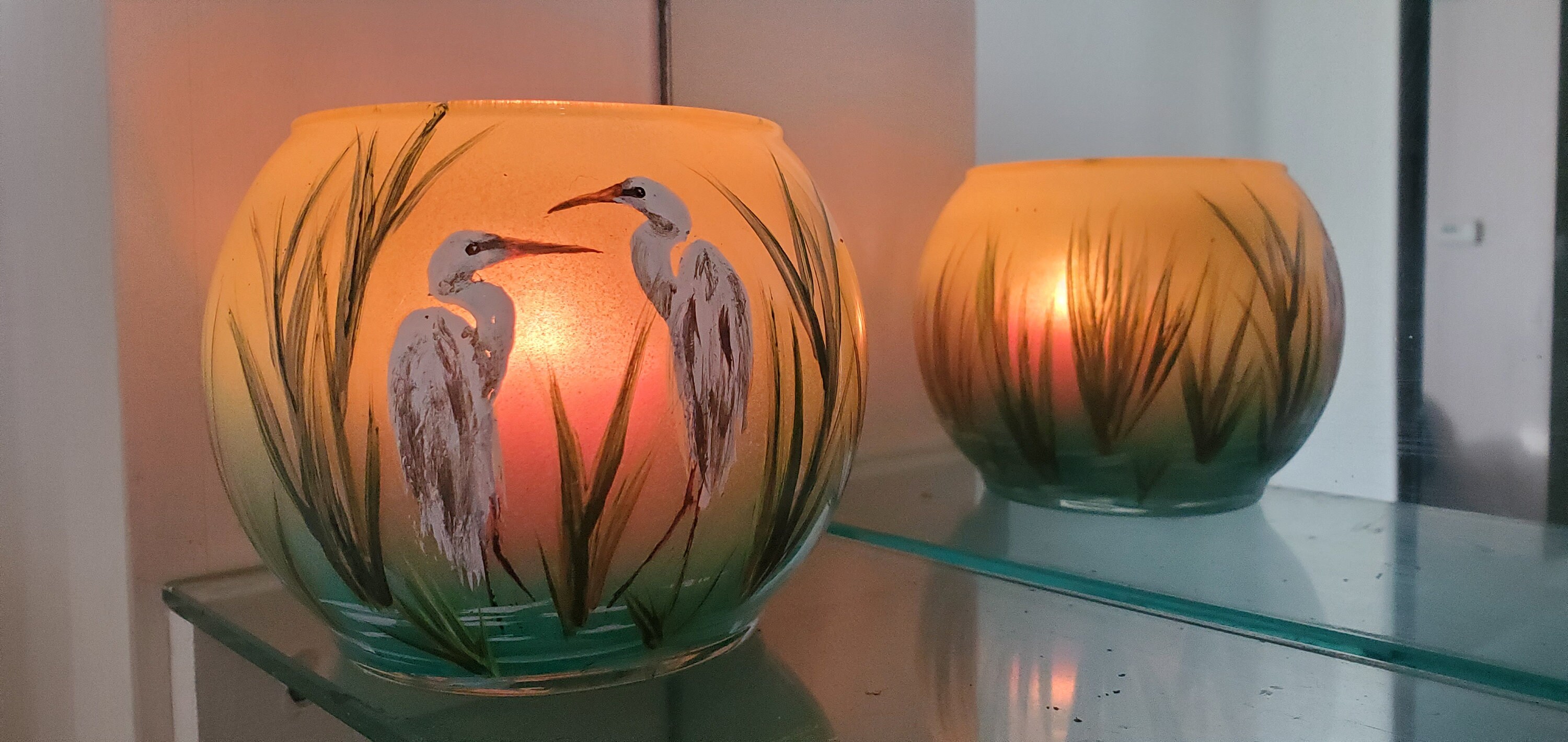 Egret bird in pond hand painted candle holder in glass bowl - Thumbnail 2