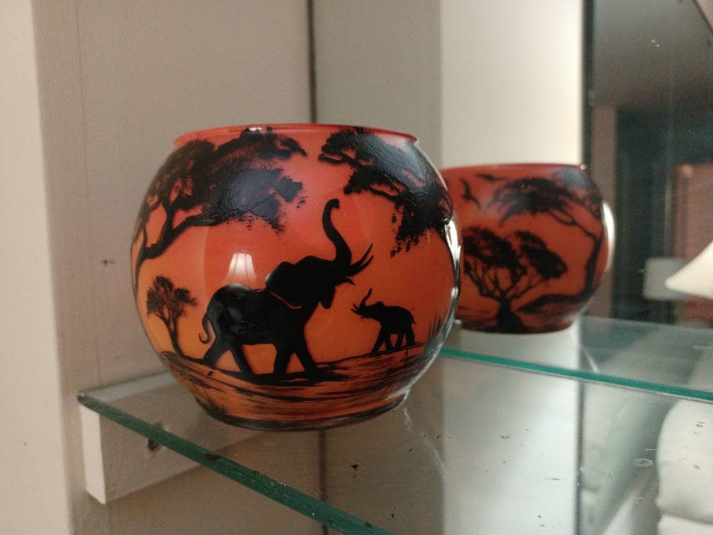 Hand painted elephant with trunk up candle holder in glass - Thumbnail 4
