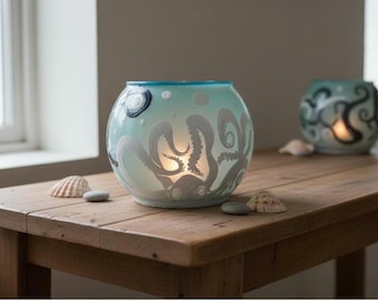 Zwart-witte octopus onder de zee, handgeschilderde kandelaar