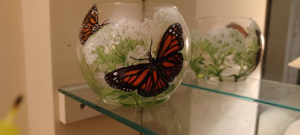 Monarch butterfly in milkweed handpainted candle holder 4x5in - Thumbnail 4