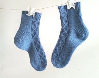 PDF Knitting Pattern - Andrea Socks - Unisex Socks pattern in english & italiano - Knitting Socks - Knitted socks, Patron Tricot Strikke