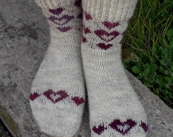 PDF Knitting Pattern - Mon Amour Socks - colorwork socks, stranded with hearts socks - two colors socks - adult and teen socks