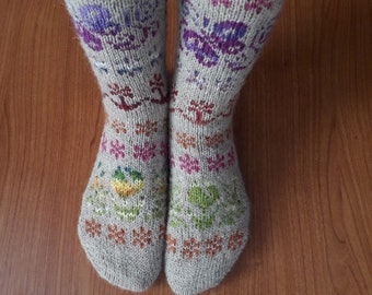 PDF Knitting Pattern - "It's Spring!" Socks - colorwork socks, stranded with butterfly and flowers socks