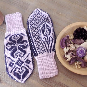 PDF Knitting Pattern - Winter Heart Mittens - Norwegian - Selbu - Stranded - Colorwork - Norwegian Mittens - Nordic Style - Knitting Pattern
